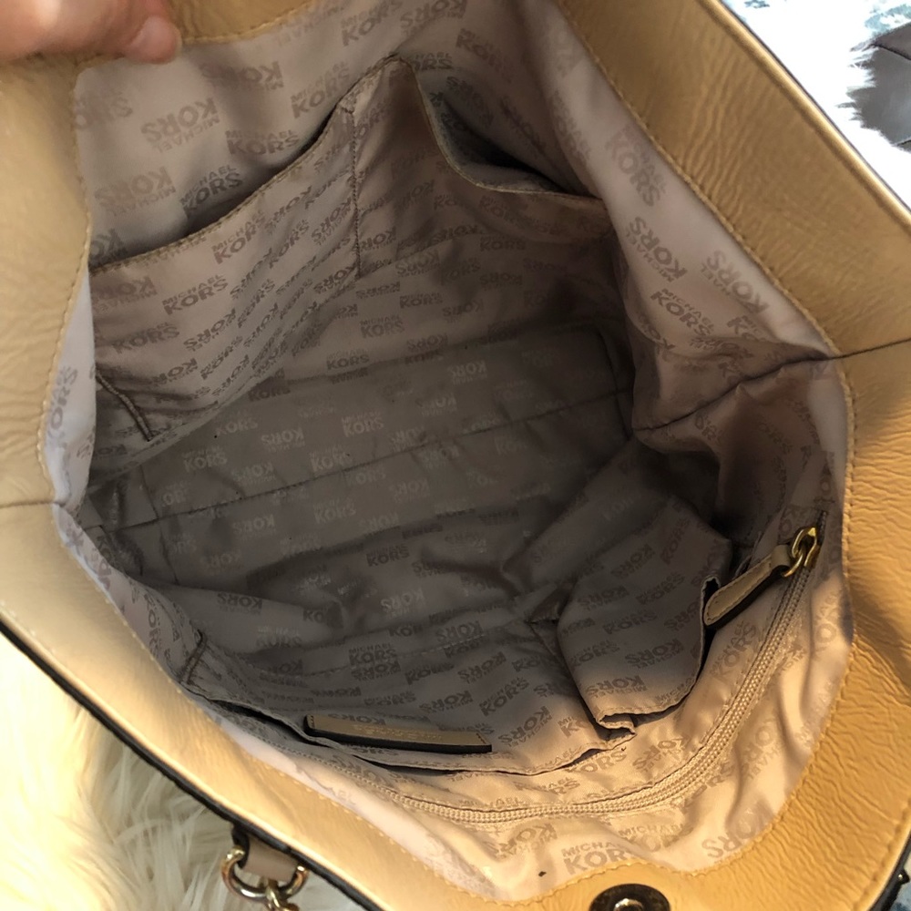 Michael Kors tan patent leather double handle tote - Picture 4 of 14